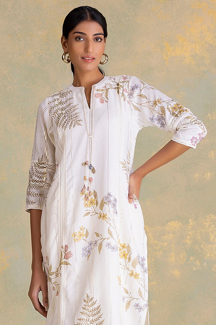 Off-White Linen Blend Screen Printed Kurta Set by Kaveri at Pernia's Pop Up Shop
