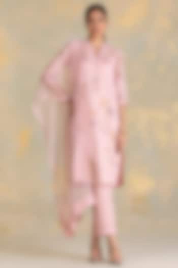 Blush Linen Blend Screen Printed Kurta Set by Kaveri at Pernia's Pop Up Shop