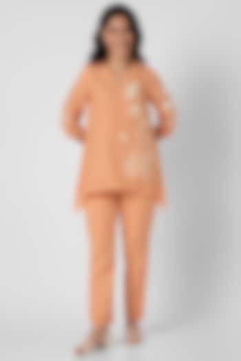 Muskmelon-Colored Linen Screen Printed Co-Ord Set by Kaveri at Pernia's Pop Up Shop