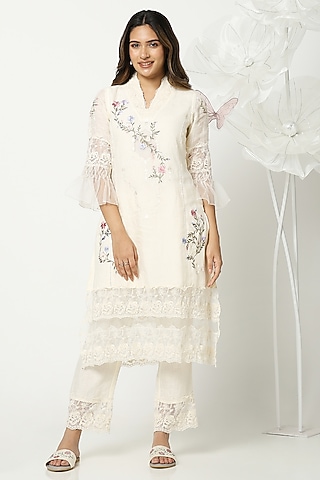 Off White Linen Hand Embroidered Kurta Set by Kaveri
