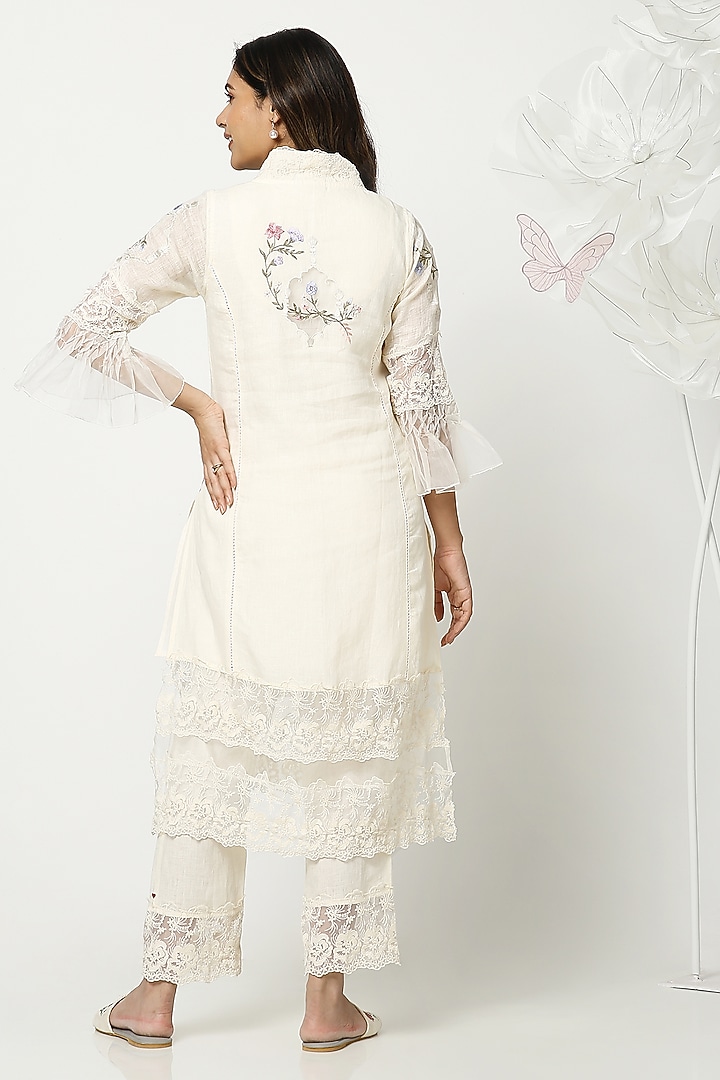 Off White Linen Hand Embroidered Kurta Set by Kaveri at Pernia's Pop Up Shop