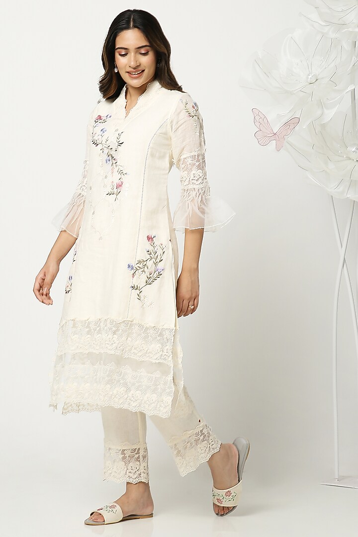 Off White Linen Hand Embroidered Kurta Set by Kaveri at Pernia's Pop Up Shop
