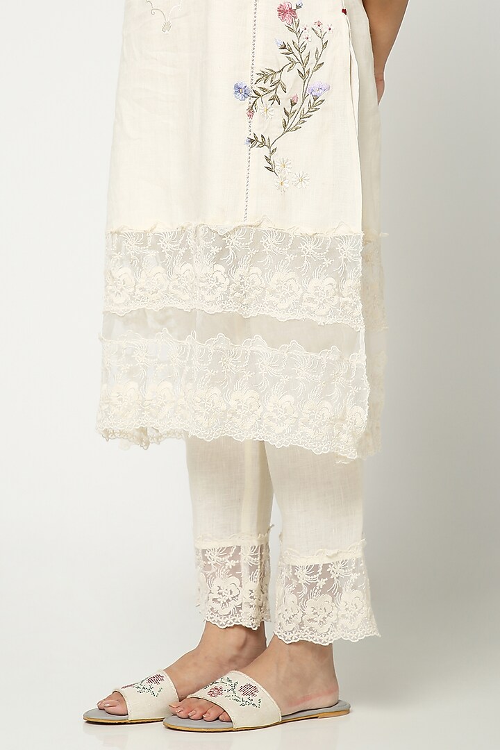 Off White Linen Hand Embroidered Kurta Set by Kaveri at Pernia's Pop Up Shop