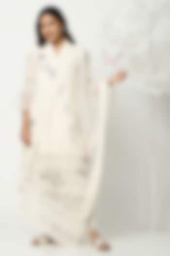 Off White Linen Hand Embroidered Kurta Set by Kaveri at Pernia's Pop Up Shop