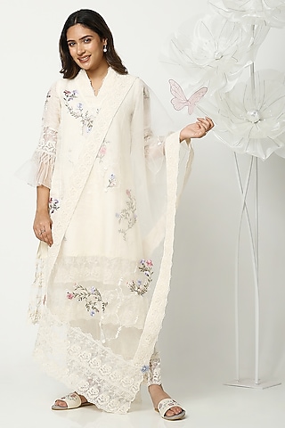 Off White Linen Hand Embroidered Kurta Set by Kaveri