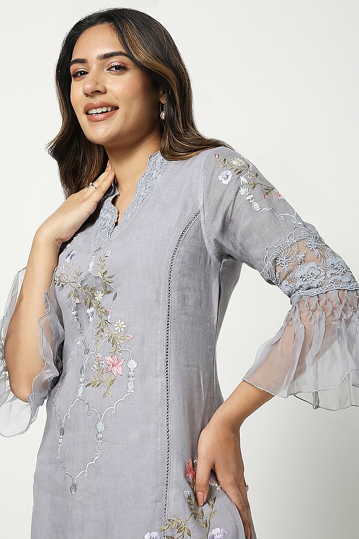 Shadow Blue Linen Hand Embroidered Kurta Set by Kaveri at Pernia's Pop Up Shop