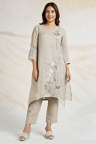 Natural Beige Linen Floral Hand Embroidered Kurta Set by Kaveri