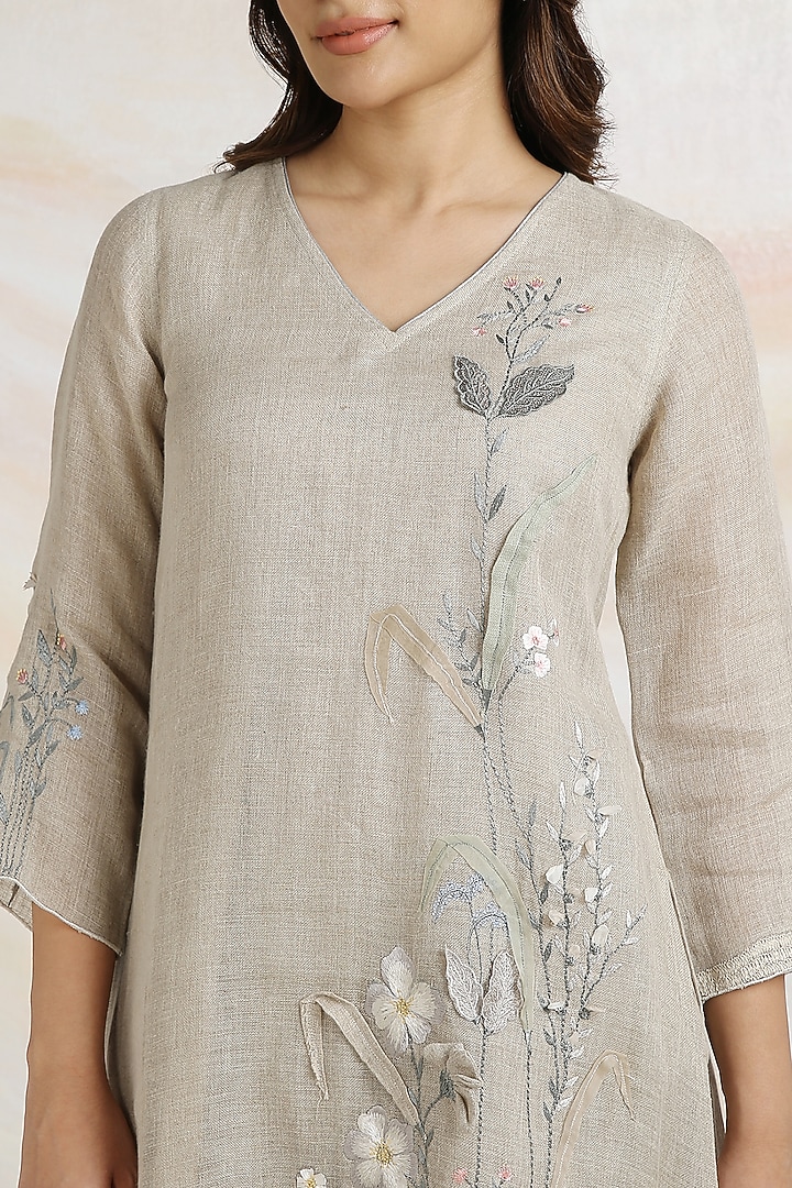 Natural Beige Linen Floral Hand Embroidered Kurta Set by Kaveri at Pernia's Pop Up Shop