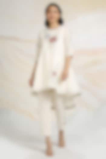 Off-White Linen Floral Hand Embroidered & Printed Top by Kaveri at Pernia's Pop Up Shop
