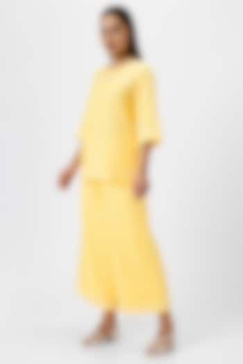 Yellow Linen Co-ord Set by Kaveri at Pernia's Pop Up Shop