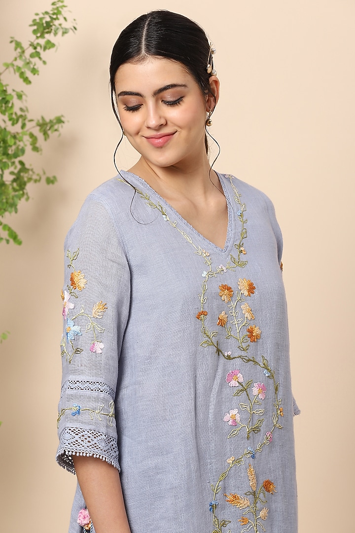 Star Embroidered Tunic by Kaveri at Pernia's Pop Up Shop