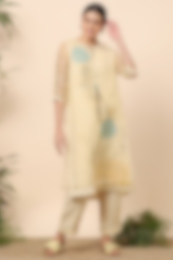 Tuscan Embroidered Kurta Set by Kaveri at Pernia's Pop Up Shop