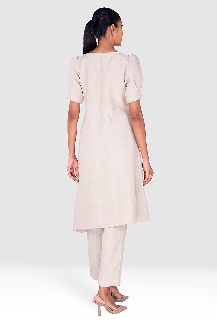 White & Beige Linen Asymmetric Kurta Set by Kaveri at Pernia's Pop Up Shop