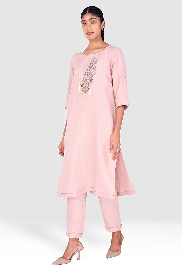 Blush Linen Thread Embossed Embroidered Kurta Set by Kaveri at Pernia's Pop Up Shop