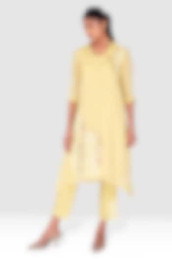 Canary Yellow Linen Handscreen Printed & Thread Embroidered Kurta Set by Kaveri at Pernia's Pop Up Shop