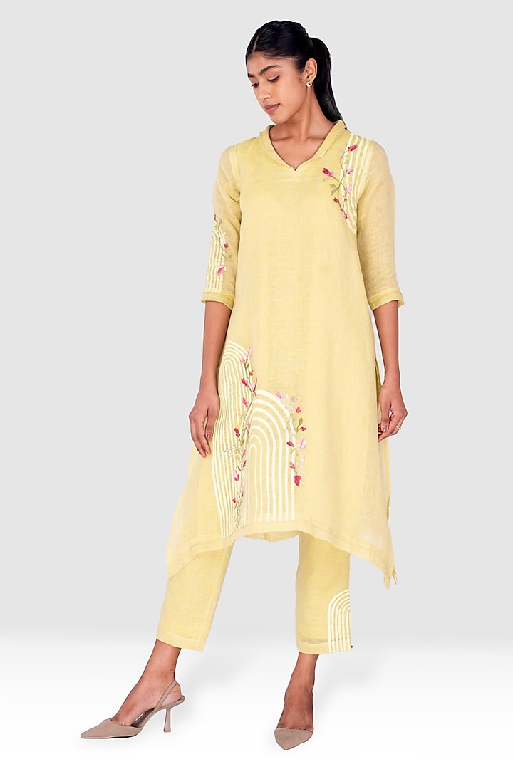 Canary Yellow Linen Handscreen Printed & Thread Embroidered Kurta Set by Kaveri at Pernia's Pop Up Shop