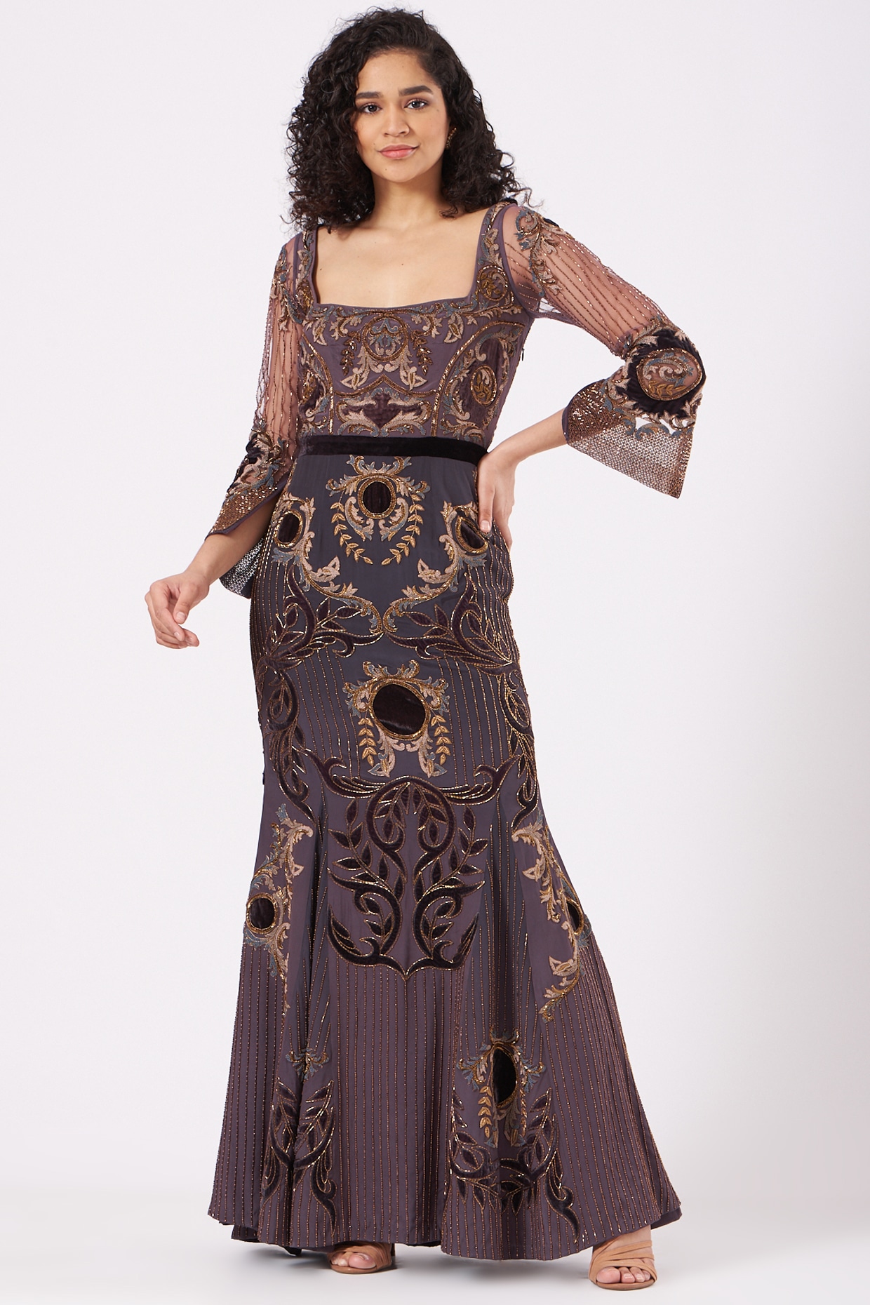 Deepika Padukone's Portfolio Pics | Fish cut gown, Velvet dress designs,  Indian fashion saree