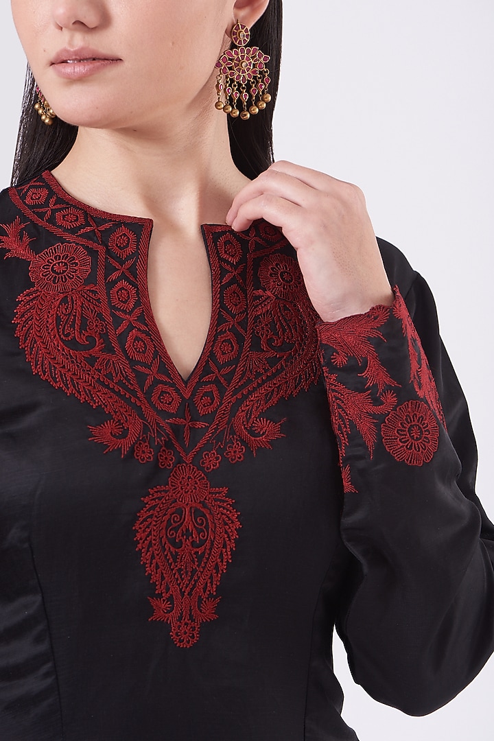 Black Linen Satin Kurta Set by Kartikeya at Pernia's Pop Up Shop