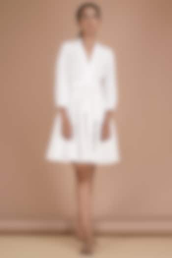 White Cotton Seersucker Knee-Length Dress by Kyra By Bhavna
