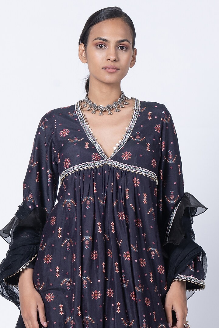 Black Silk Chanderi Embellished & Butta Printed Kurta Set by Kyross at Pernia's Pop Up Shop