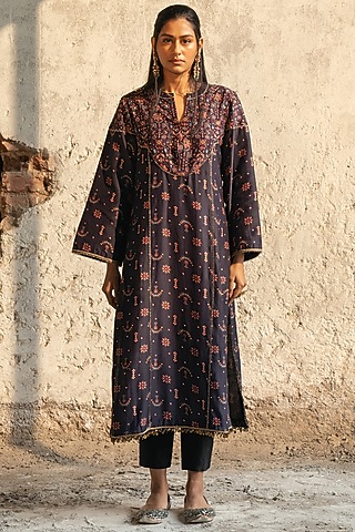 Black Silk Chanderi Embellished & Butta Printed Kurta Set by Kyross
