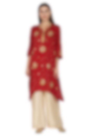 Red Embroidered Dip-Hem Bandhani Kurta With Beige Gold Pants by Kunza