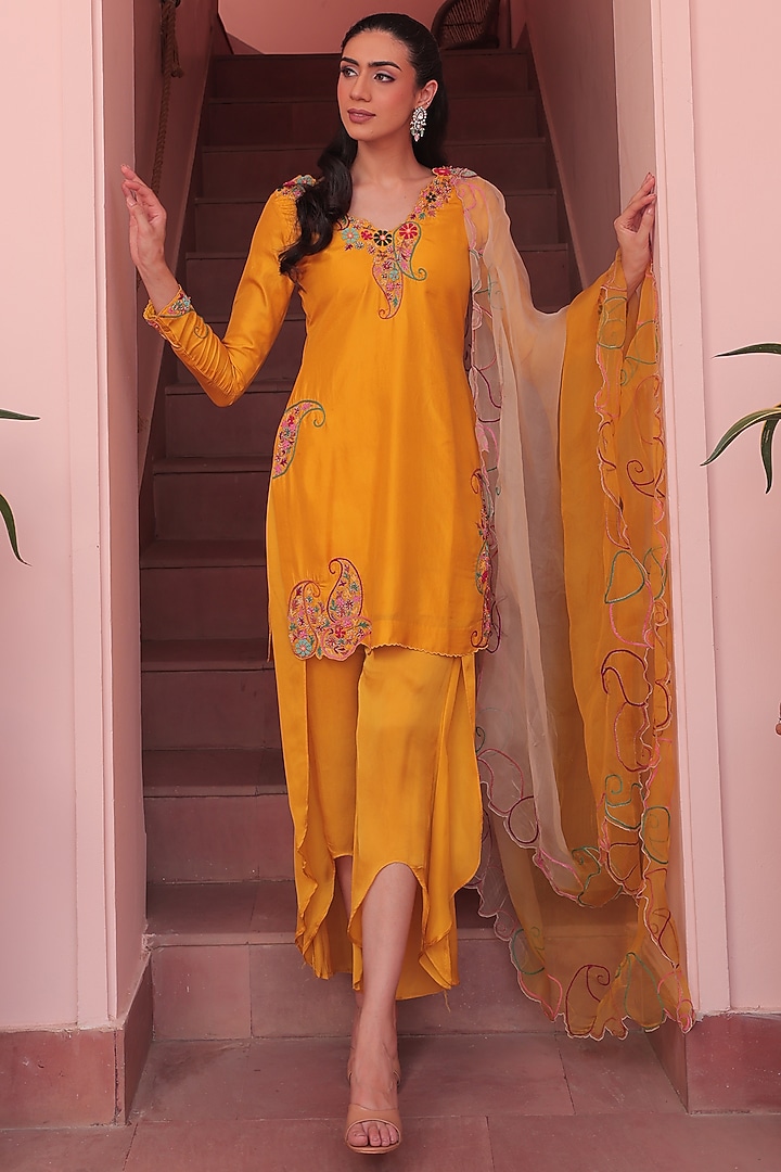 Yellow Silk & Satin Georgette Pearl Embroidered Kurta Set by Label Astha Chhabra at Pernia's Pop Up Shop