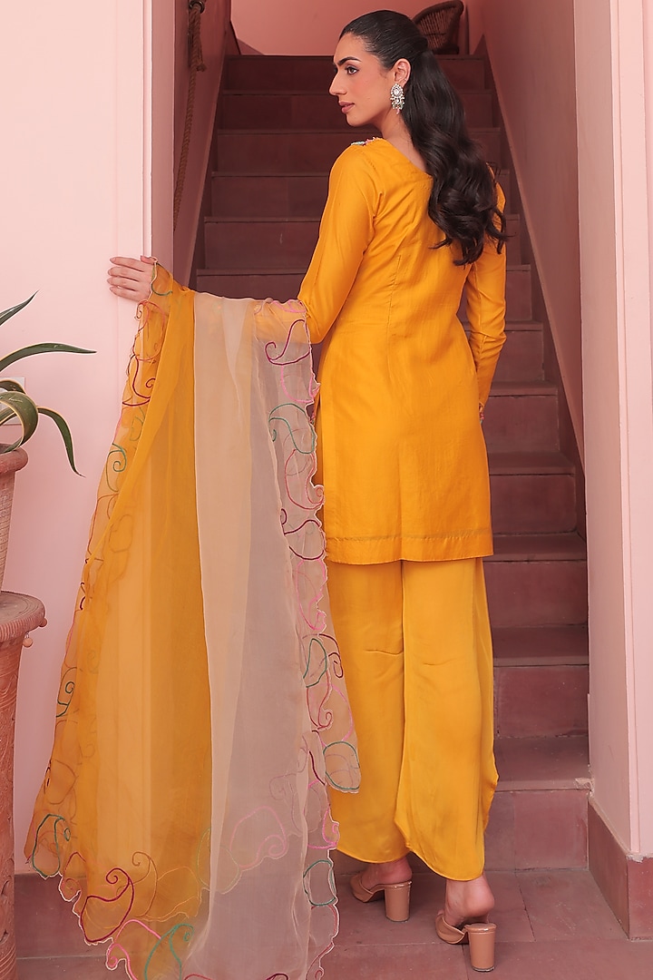 Yellow Silk & Satin Georgette Pearl Embroidered Kurta Set by Label Astha Chhabra at Pernia's Pop Up Shop