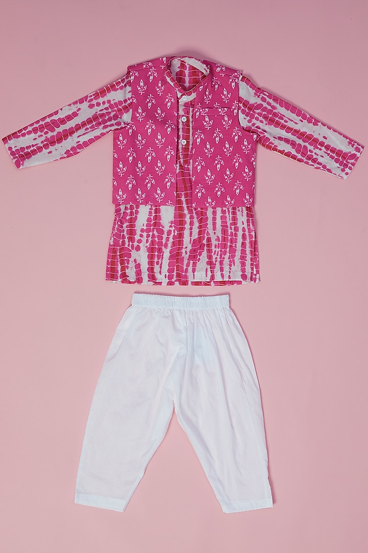 Pink Tie-Dyed Printed Kurta Set With Bundi Jacket For Boys by Laado