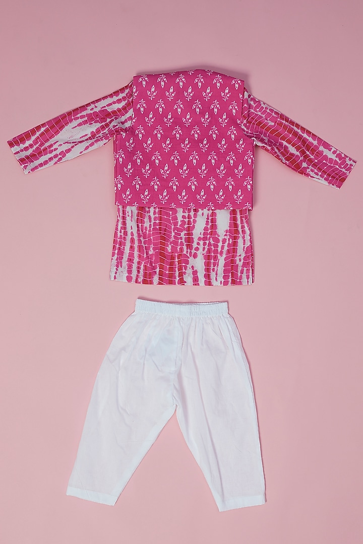 Pink Cotton Tie-Dyed Printed Bundi Jacket Set by Laado at Pernia's Pop Up Shop