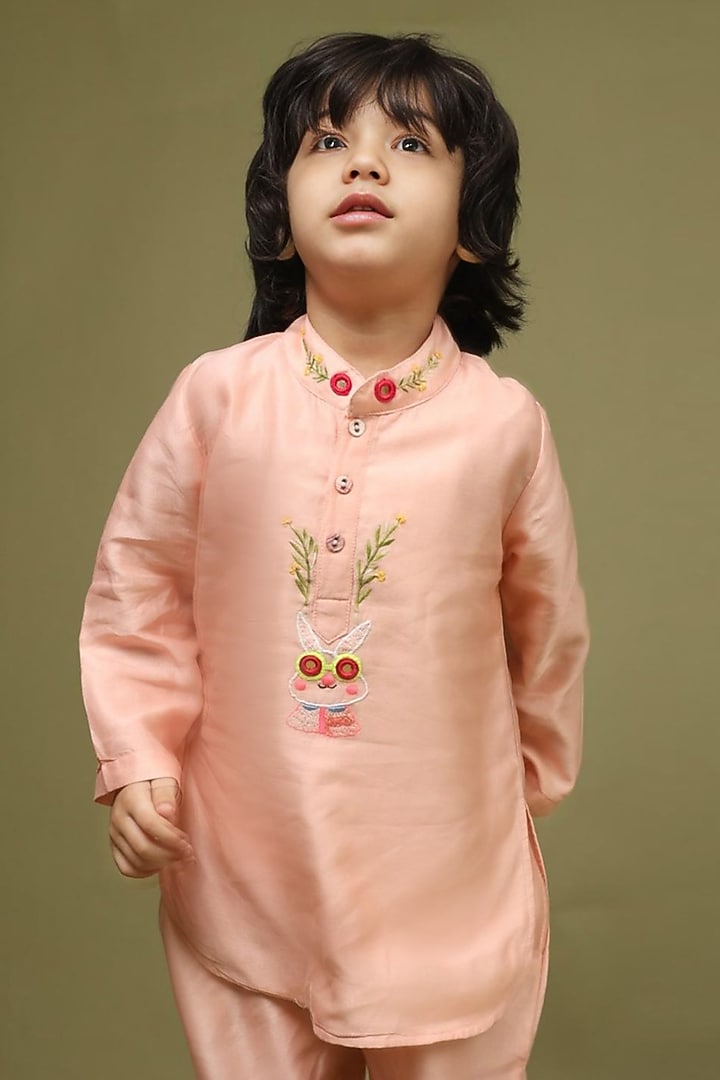 Blush Pink Silk Chanderi Mirror Hand Embroidered Kurta Set For Boys by LAAD In Every Touch at Pernia's Pop Up Shop