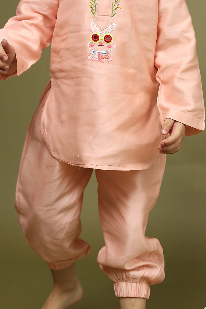 Blush Pink Silk Chanderi Mirror Hand Embroidered Kurta Set For Boys by LAAD In Every Touch at Pernia's Pop Up Shop