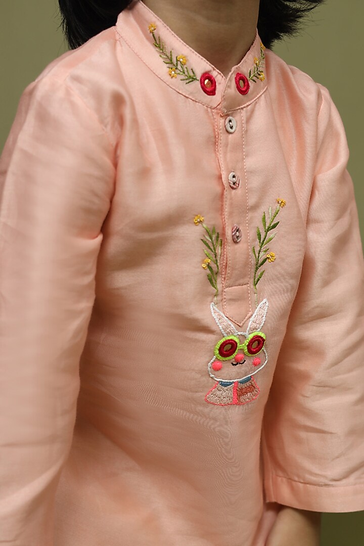 Blush Pink Silk Chanderi Mirror Hand Embroidered Kurta Set For Boys by LAAD In Every Touch at Pernia's Pop Up Shop