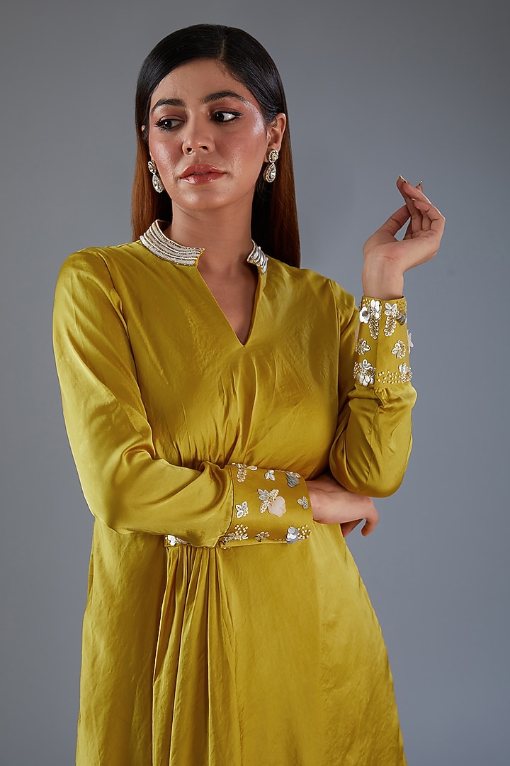 Yellow Bemberg Crepe Sequins Embroidered Tunic Set by Label Manasi at Pernia's Pop Up Shop