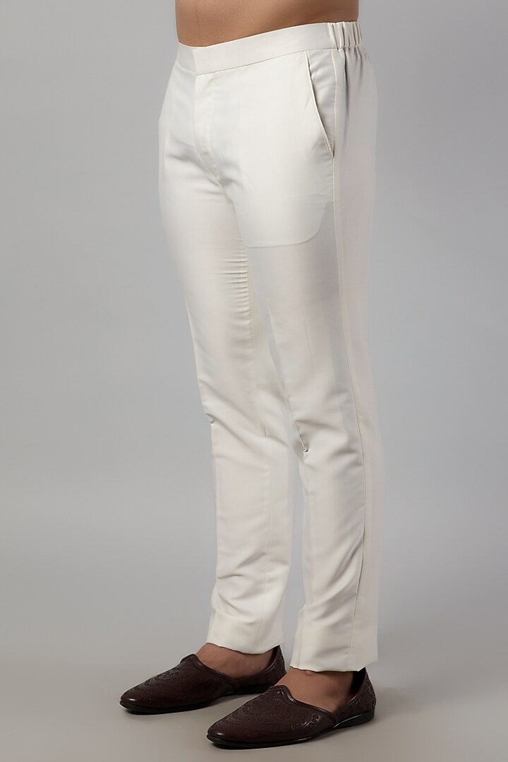 Ivory Cotton Linen French Knot Embroidered Kurta Set by LABEL CRESTELLI at Pernia's Pop Up Shop
