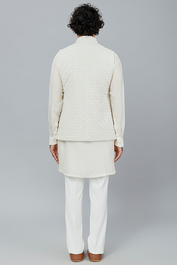 Ivory Suiting Cutdana Hand Embroidered Bundi Jacket Set by LABEL CRESTELLI at Pernia's Pop Up Shop