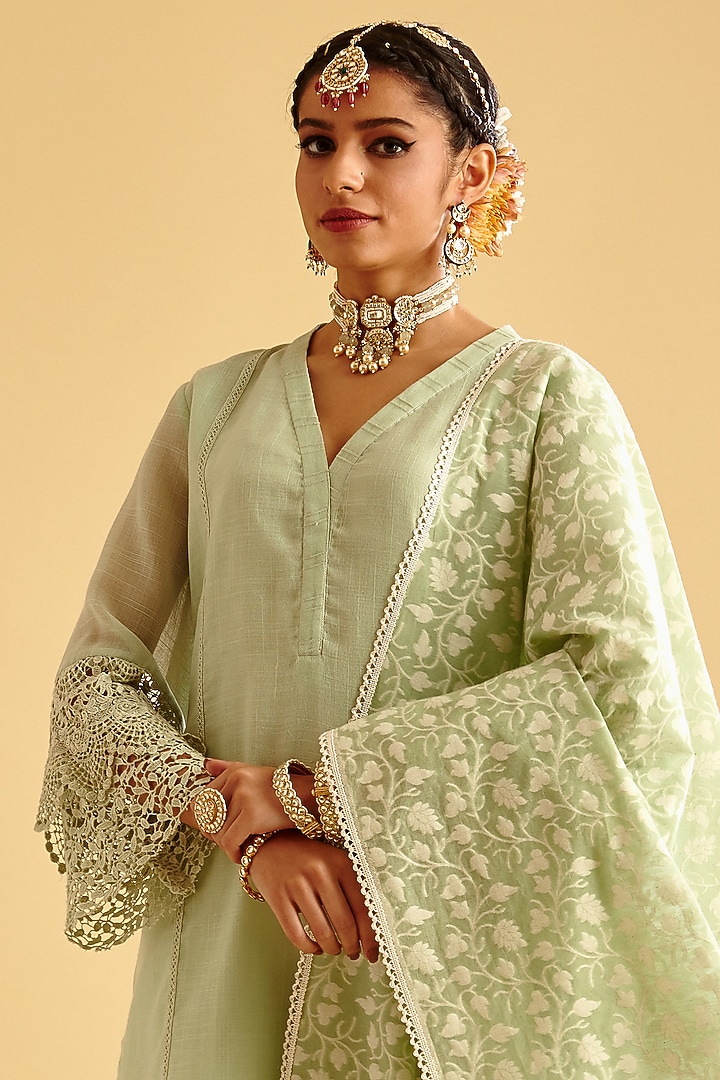 Mint Embroidered Kurta Set by Lahario at Pernia's Pop Up Shop