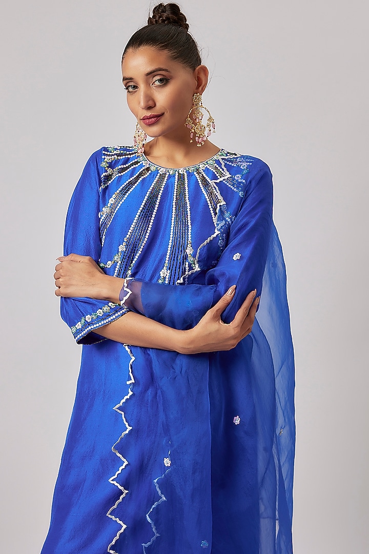 Egyptian Blue Pure Silk Embroidered Kurta Set by Lahario at Pernia's Pop Up Shop