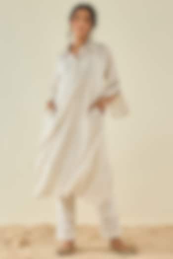 Daisy White Wrinkled Cotton Kurta Set by Lahario