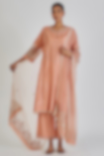Peach Sheer Organza Resham Embroidered Dupatta by Lajjoo c at Pernia's Pop Up Shop