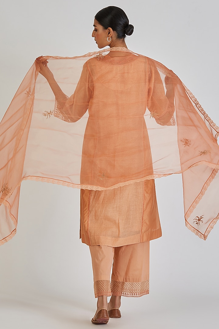 Peach Sheer Organza Zardosi Embroidered Dupatta by Lajjoo c at Pernia's Pop Up Shop