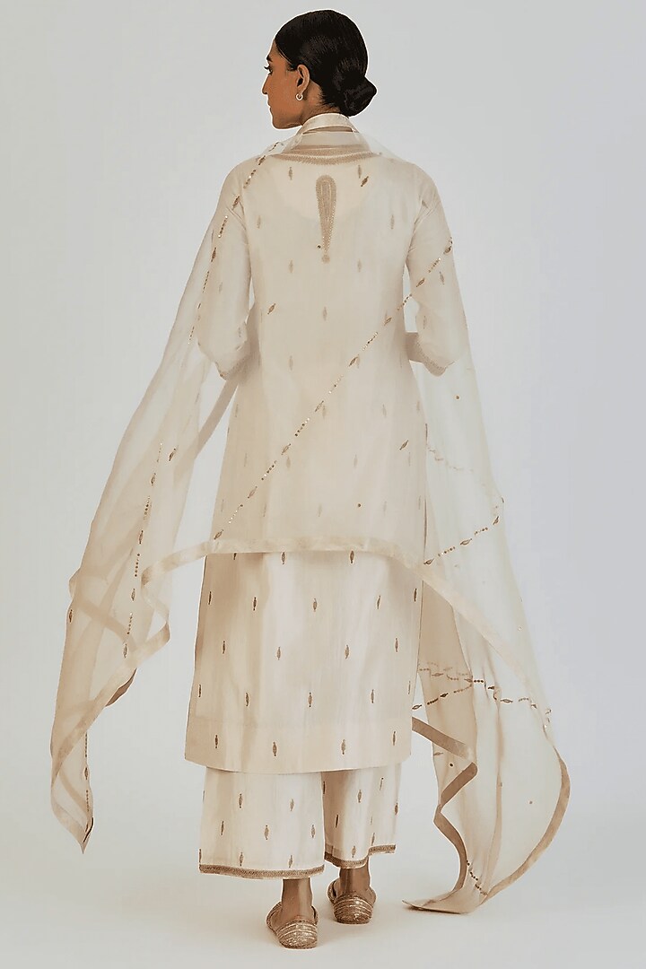 Ivory Sheer Organza Zari Embroidered Dupatta by Lajjoo C at Pernia's Pop Up Shop