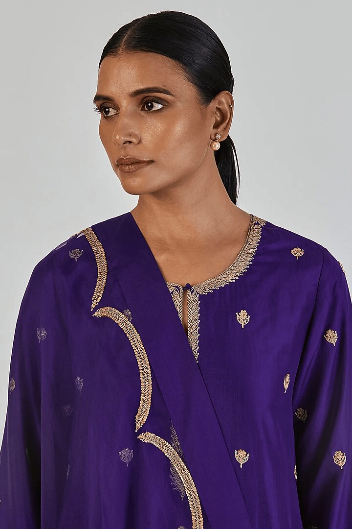 Purple Sheer Organza Embroidered Dupatta by Lajjoo C at Pernia's Pop Up Shop