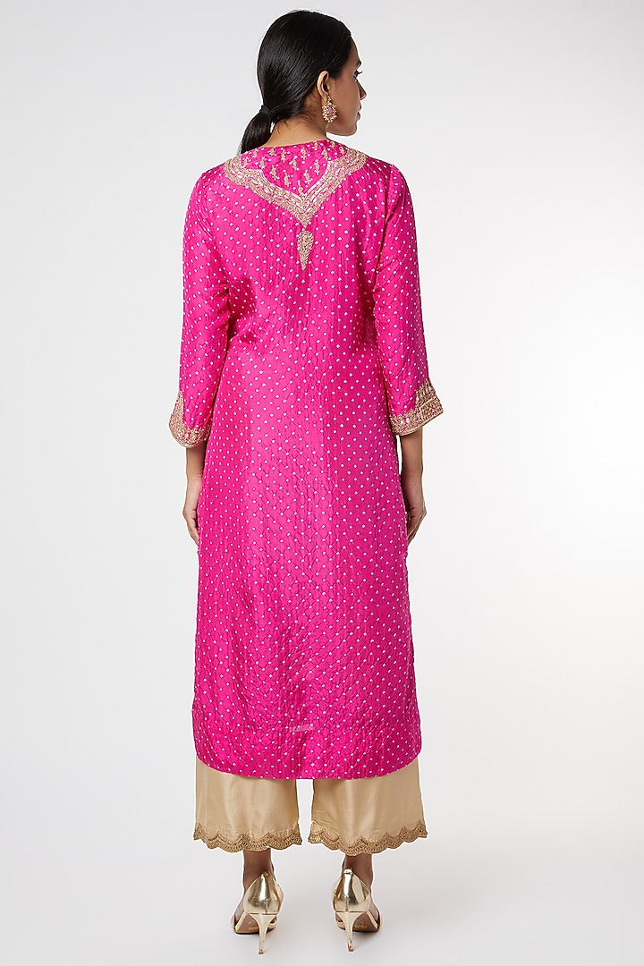 Pink Silk Embroidered Kurta Set by Lajjoo C at Pernia's Pop Up Shop