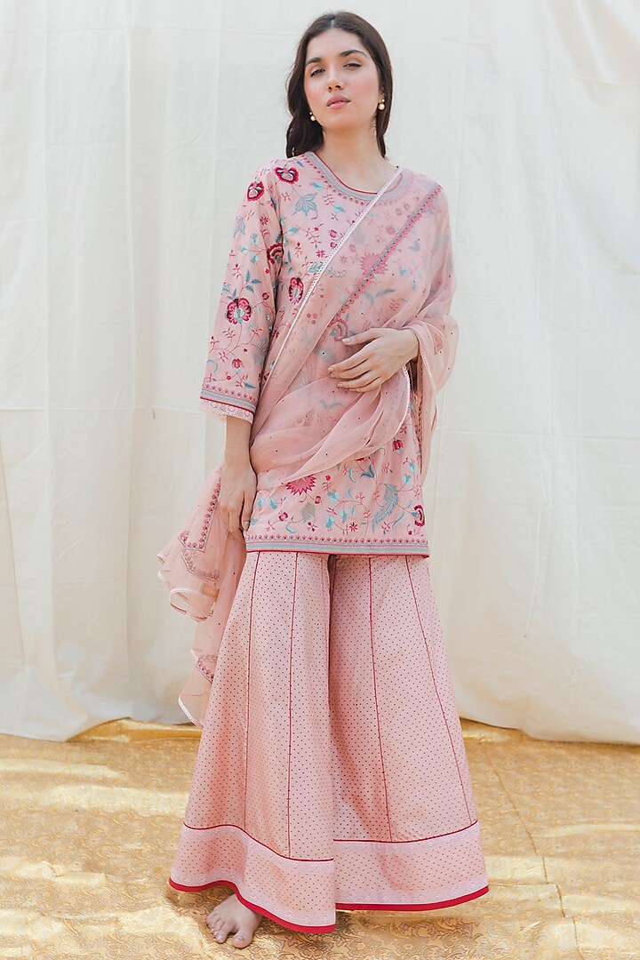 Pink Embroidered Dupatta by Lajjoo C at Pernia's Pop Up Shop