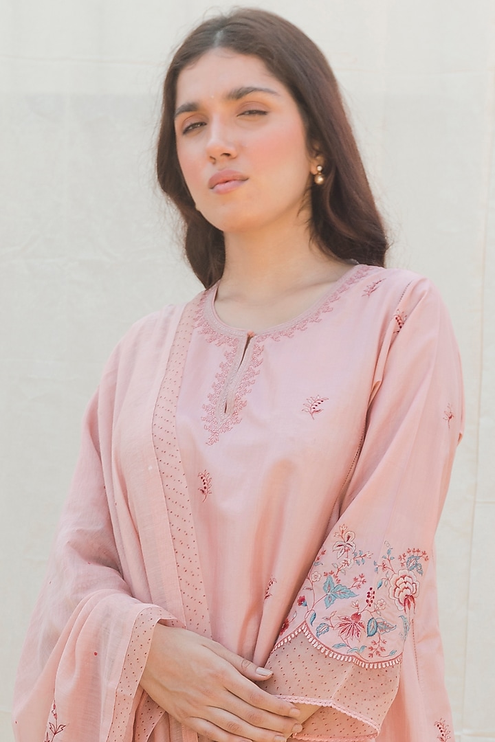 Blush Pink Embroidered Kurta Set by Lajjoo C at Pernia's Pop Up Shop