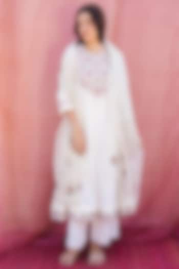 White Embroidered Kalidar Kurta Set by Lajjoo C at Pernia's Pop Up Shop