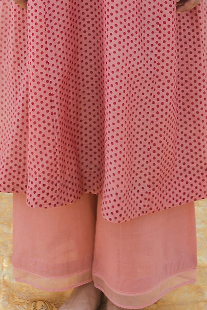 Pink Printed Kurta Set by Lajjoo C at Pernia's Pop Up Shop