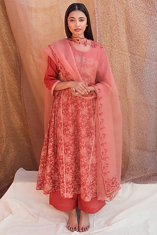 Dull Red Floral Embroidered Dupatta by Lajjoo C