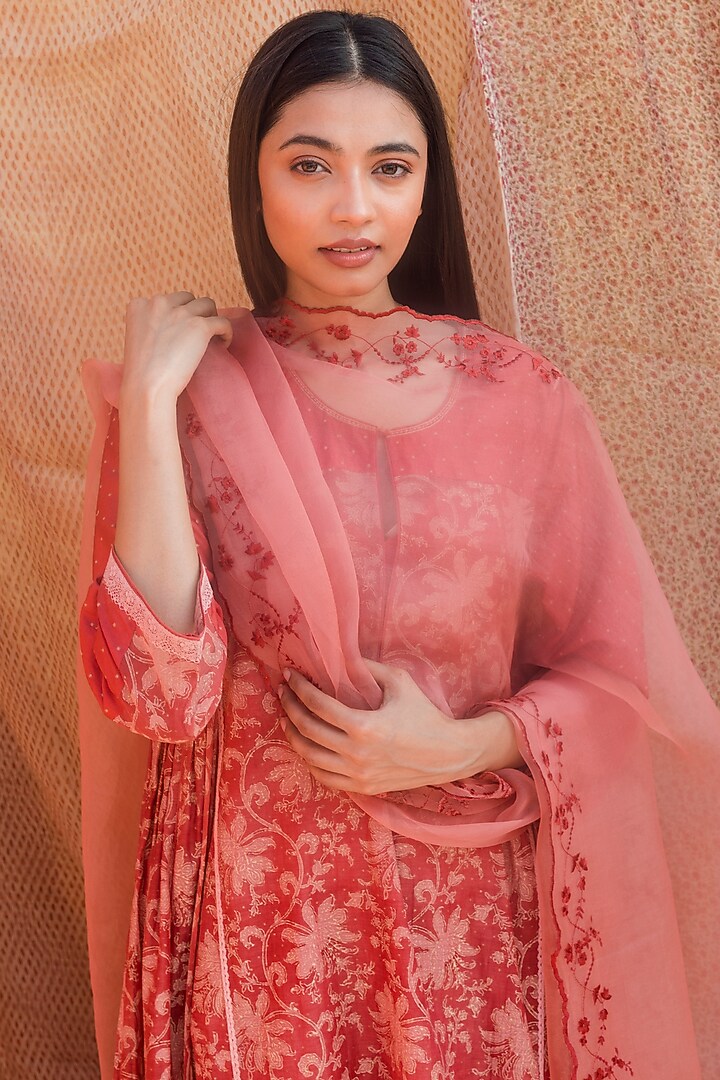 Dull Red Floral Embroidered Dupatta by Lajjoo C at Pernia's Pop Up Shop